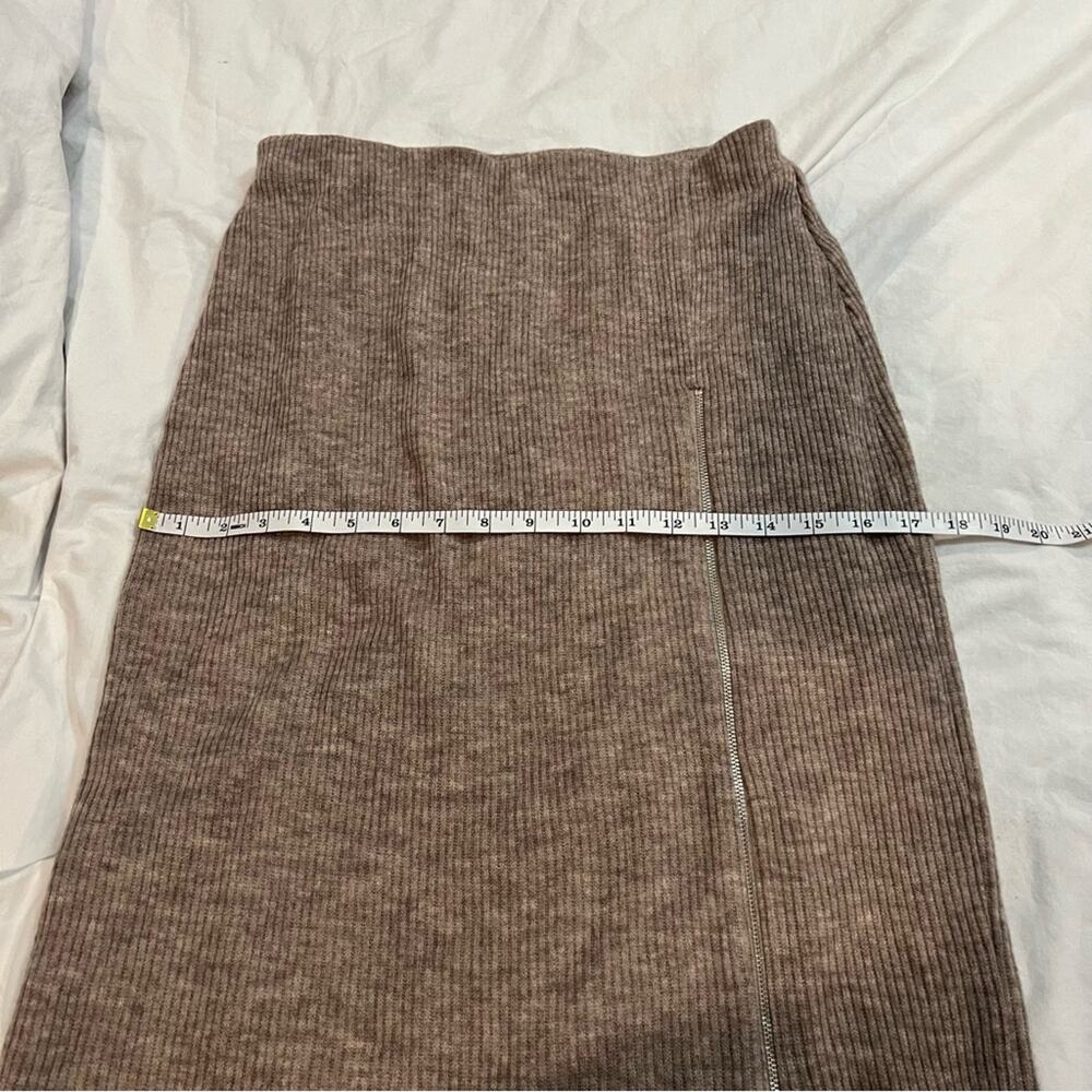 Lovers + Friends Paisley Ribbed Sweater Knit Pencil Side Zip Skirt sz L in Taupe - Picture 10 of 13